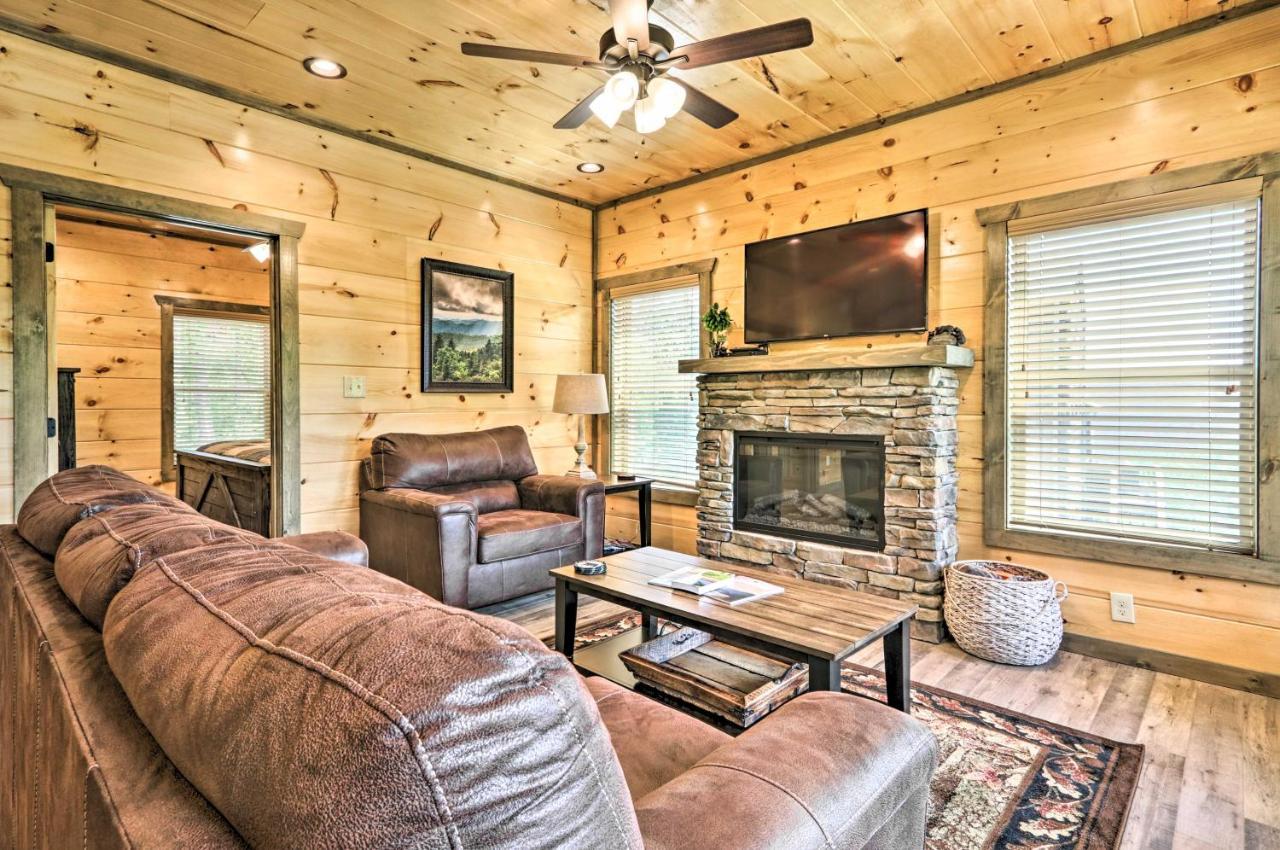 Modern Cabin With Hot Tub And Game Room In Gatlinburg! מראה חיצוני תמונה